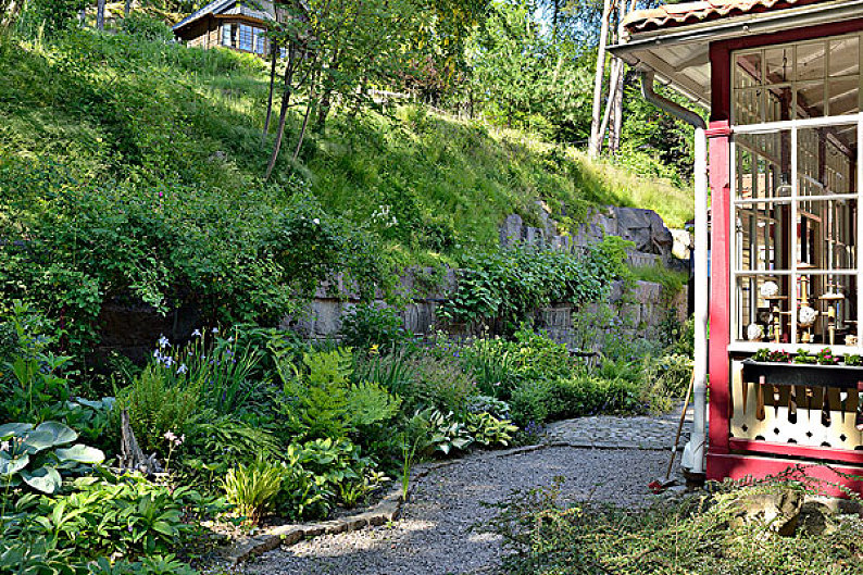 弯曲_花园_小路_草_斜坡_郊区住宅_高清图片_全景视觉