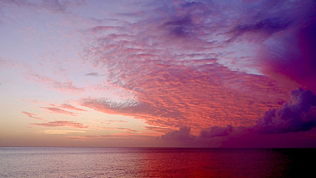 加勒比圣卢西亚的海上黄昏