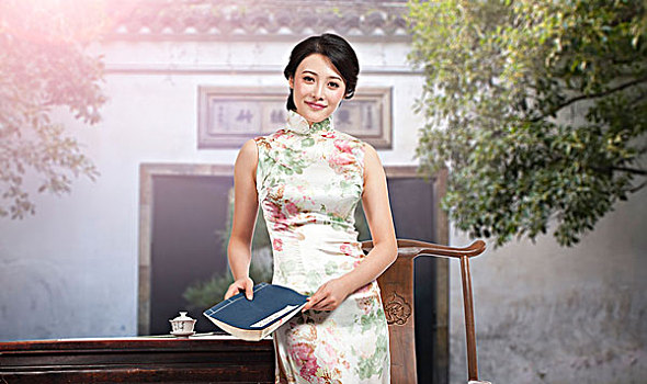 中式旗袍形象
