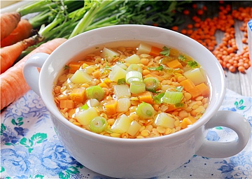 蔬菜汤,胡萝卜,韭葱,扁豆