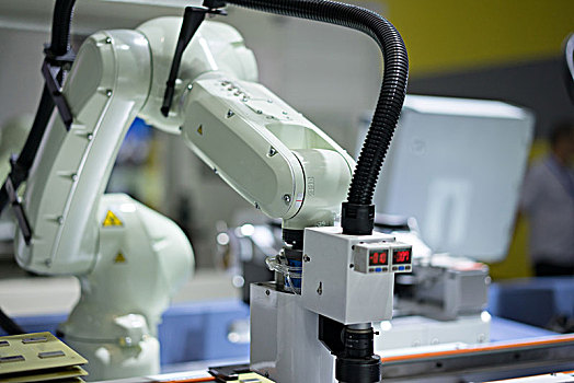 工业机器人生产线