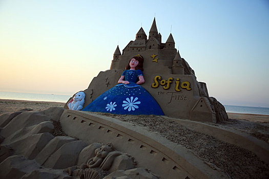 山东省日照市,沙雕艺术展成了沙滩上的一道靓丽风景线
