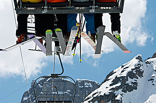 滑雪者,骑,空中缆椅,上方,山峦
