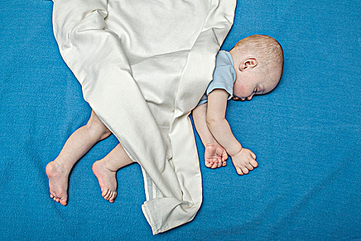 睡覺,嬰兒,藍色背景,毯子