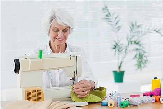 退休,女人,缝纫机