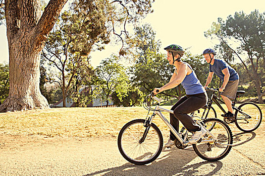 夫妻,骑自行车,公园