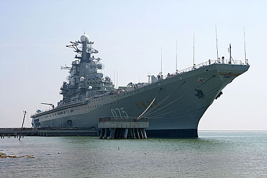 国际游乐港,基辅,号航母