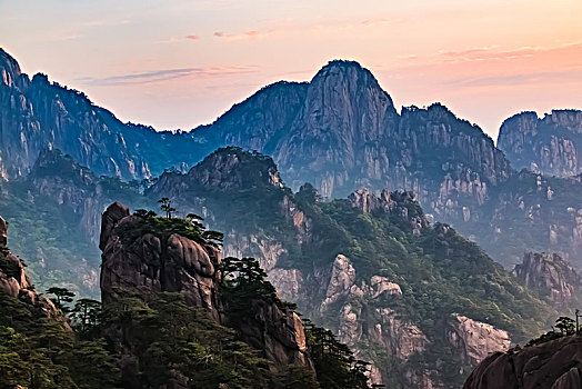 安徽省黄山市黄山风景区天海大峡谷自然景观