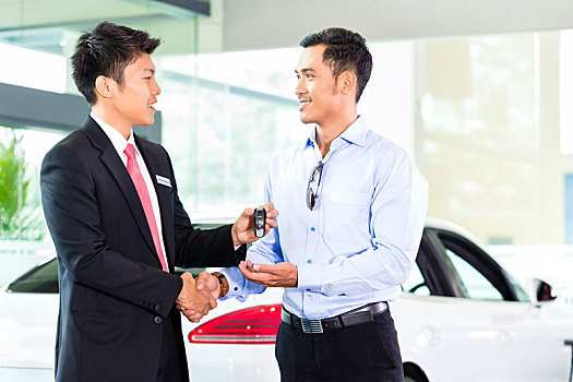 亚洲人,汽车推销员,销售,汽车,顾客