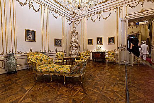 奥地利,美泉宫在维也纳举行,这是从前的帝国1441室洛可可夏天在维也纳现代居住
