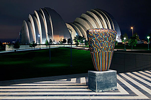 中心,表演艺术,后面,雕塑,会议中心,市区,堪萨斯城,密苏里,美国
