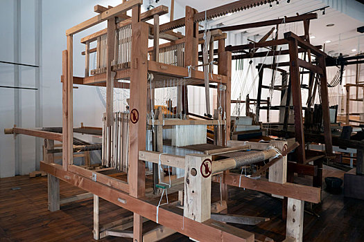 丝绸纺织机