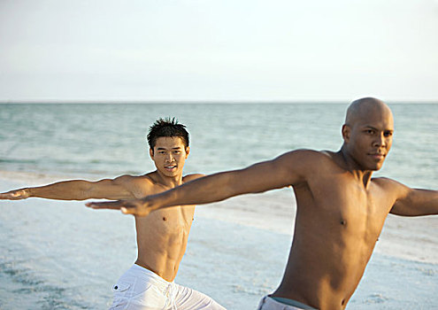 两个男人,放松,训练,海滩