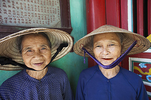 特写,两个,老年,女人,微笑,惠安,越南