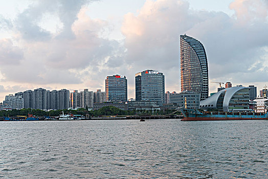 上海黄埔江晚霞夜景