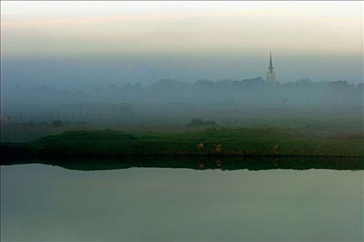 钟楼,教堂,湿地,薄雾