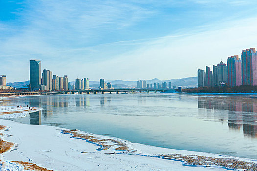 吉林松花江畔雪景