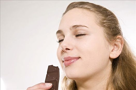 女青年,享受,巧克力块