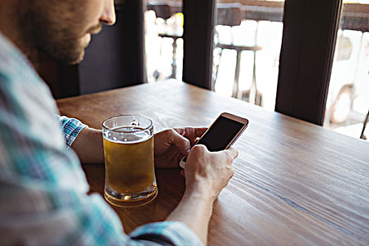 男人,打手机,啤酒,酒吧