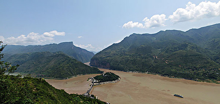 远眺白帝城,长江三峡瞿塘峡,夔门