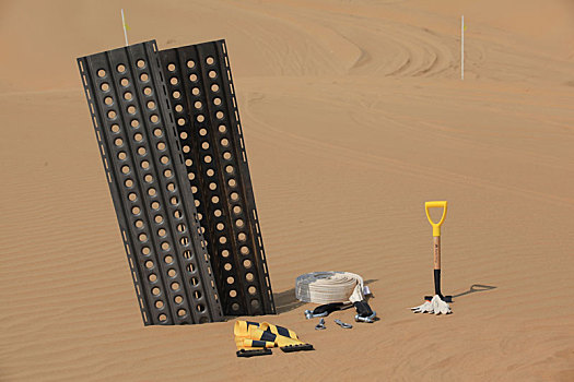 沙漠里的救援工具