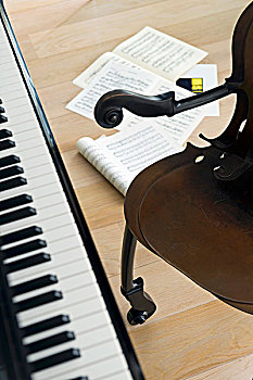 钢琴,按键,旧式,扶手椅,乐谱,躺着,地面