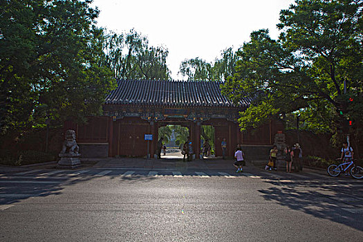 北京大学大门