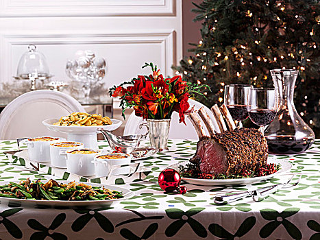圣诞桌,烤,上肋,配菜