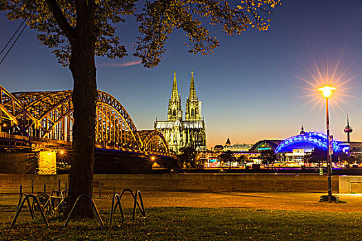 科隆大教堂,霍恩佐伦大桥,光亮,黄昏,莱茵河,科隆,德国
