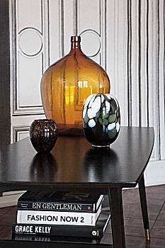 有色玻璃,花瓶,黑色,桌子