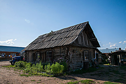 内蒙古呼伦贝尔额尔古纳恩和镇临江别致的农家小院