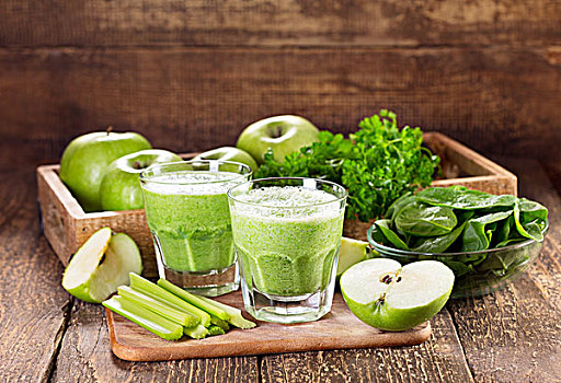 玻璃杯,绿色,果汁,苹果,芹菜,菠菜,木桌子