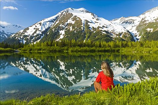 远足者,放松,靠近,小,湖,享受,楚加奇山,阿拉斯加,夏天