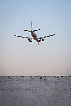 上海虹桥机场起飞降落的飞机