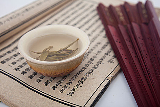 许甘露：为亿万群众欢度春节提供良好社会治安环境