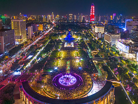 济南泉城广场国庆节夜景