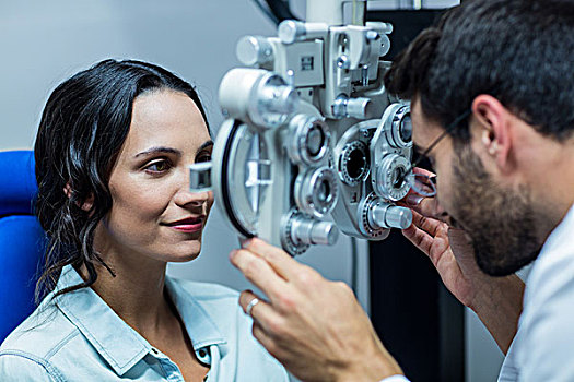 光学设备,综合屈光检查仪,病人,诊所