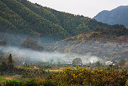 初秋清晨石城村