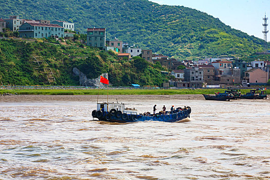 礁石,海浪,海岸线,山,海面