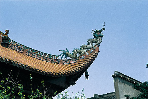 湖南长沙开福寺建筑上的顶上的雕刻