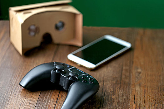 虚拟现实眼镜和手机游戏手柄