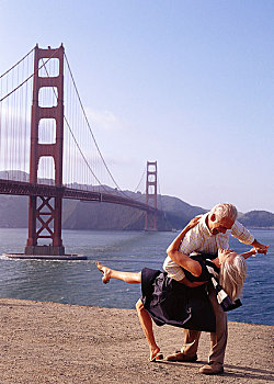 伴侣,跳舞,靠近,金门,桥,旧金山,加利福尼亚,美国
