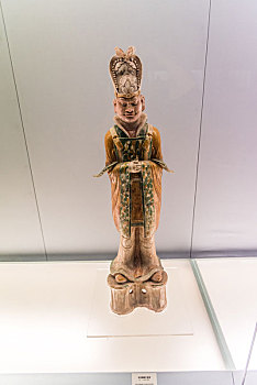 上海博物馆的唐代彩色釉陶文吏俑