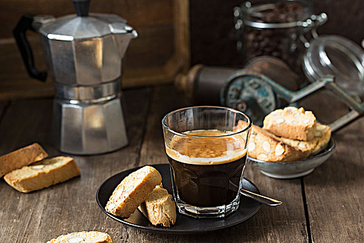 浓咖啡,玻璃杯,坎土奇杏仁饼干,咖啡机,背景