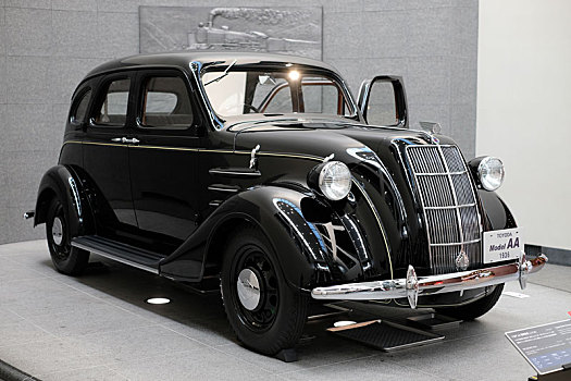 日本丰田典藏经典款汽车1936年的modelaa