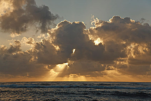 太阳光线,云,日出,上方,海洋
