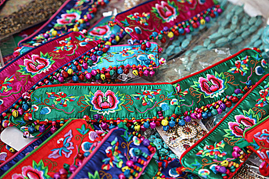 哈萨克族刺绣