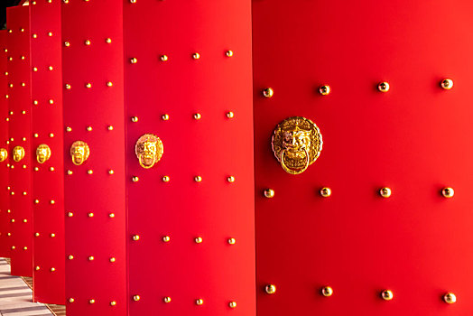红色中式门扇