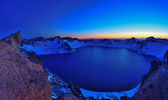 夕阳西下长白山