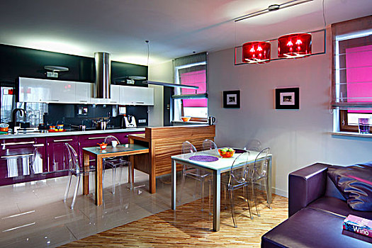 室内,就餐区,灵异,椅子,木质,台案,厨房用桌,现代,合适,厨房,紫色,黑色
